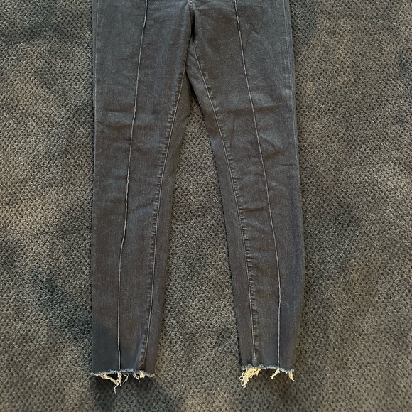 EUC Blank NYC jeans. - Picture 2 of 9